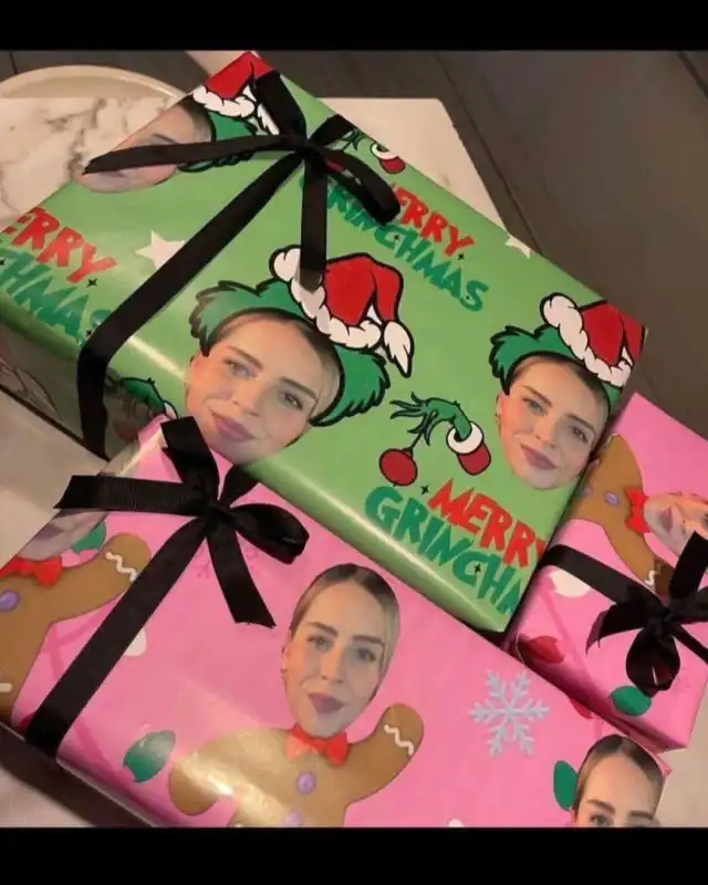 Papel de regalo personalizado navideño CANVA